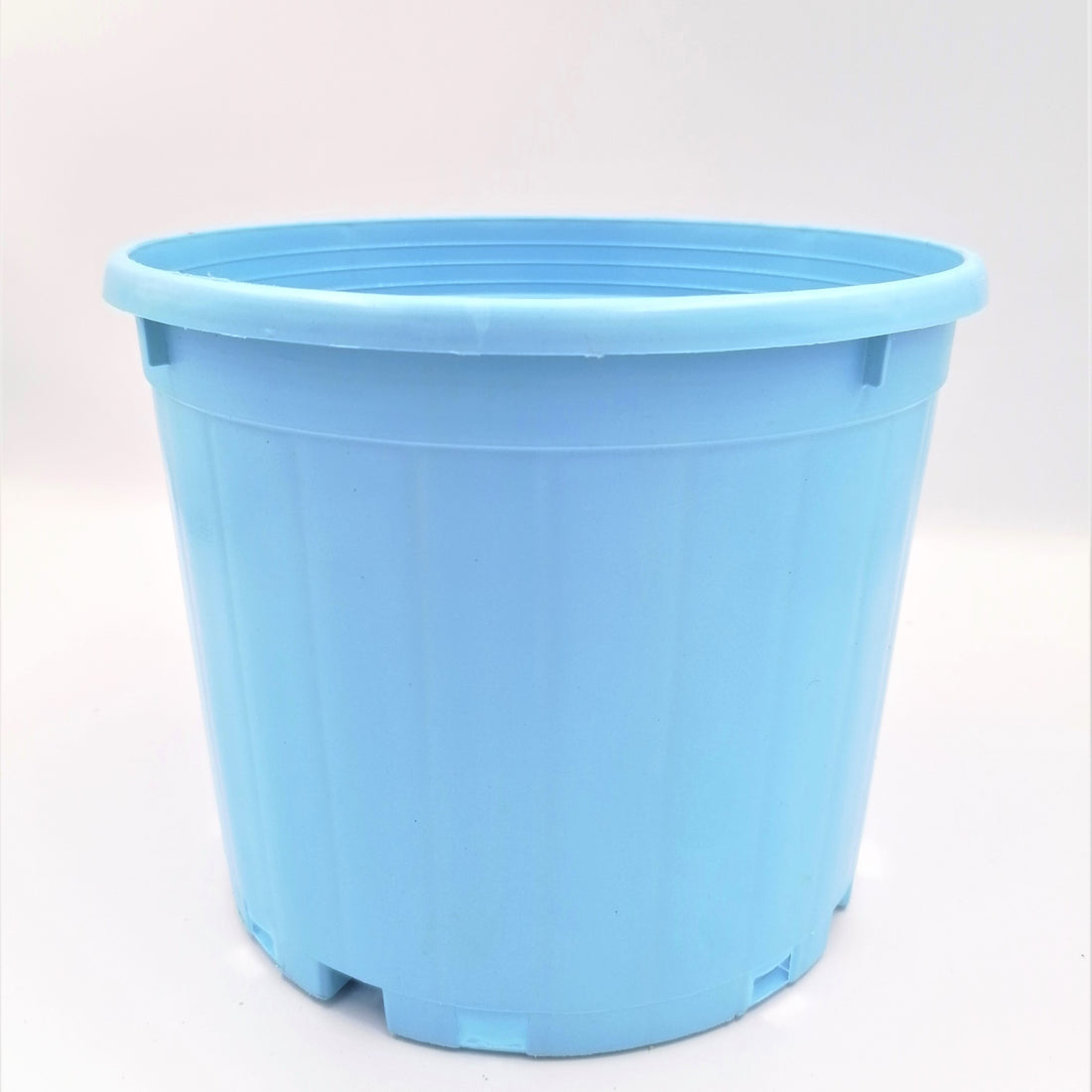 Plastic Blue Pot (15cm)