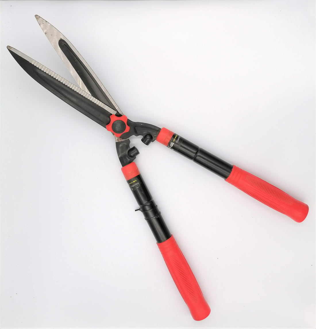 Shears with adjustable handles